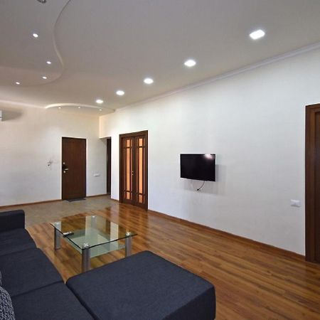 Tumanyan Street 3 Bedroom Deluxe Apartment With Large Balcony Tm662 Jereván Kültér fotó