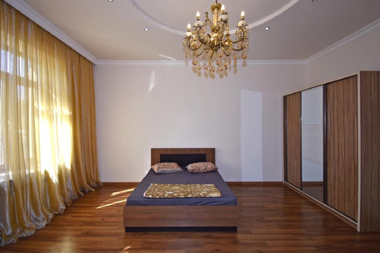 Tumanyan Street 3 Bedroom Deluxe Apartment With Large Balcony Tm662 Jereván Kültér fotó